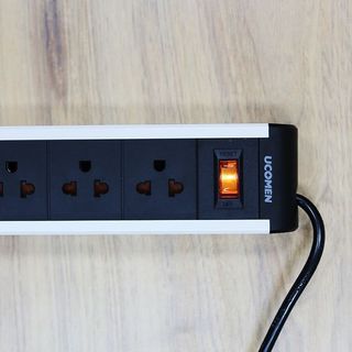 Ổ điện an toàn chống quá tải 04 lỗ Ucomen