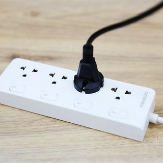 Ổ điện an toàn 04 công tắc độc lập Ucomen