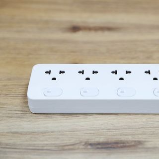 Ổ điện an toàn 04 công tắc độc lập Ucomen