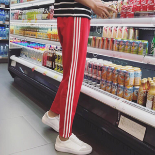Quần 3 sọc đỏ