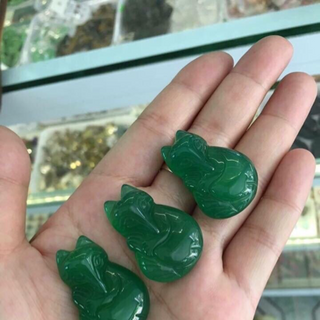 Hồ ly chín đuôi đá mã não xanh