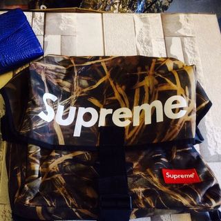Cặp Supreme galaxy giá rẻ