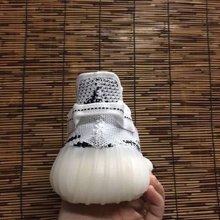ADIDAS YEEZY BOOST 350 V2