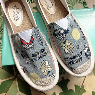 Giày cối hoạ tiết