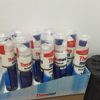 kem đánh rằn theramed dạng ống
