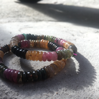 vòng tourmaline đồng tiền