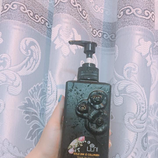 Sữa tắm nuôi trắng da