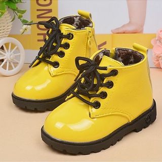 Giày cổ cao cho bé gái