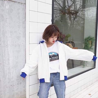 Áo khoác dù champion