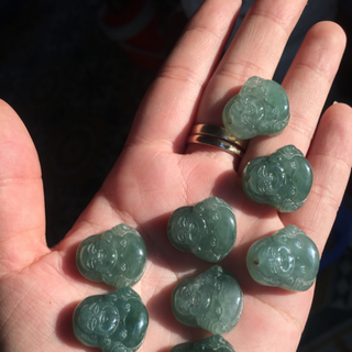 Tượng phật ngọc jade thiên nhiên cho bé