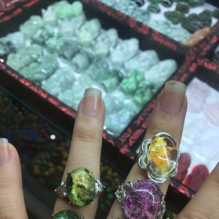 Nhẫn ưu linh đủ màu