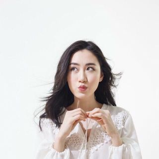 đầm trắng phối ren
