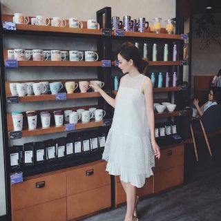 ĐẦM REN TRẮNG VOAN LAI