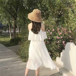 đầm trắng trễ vai