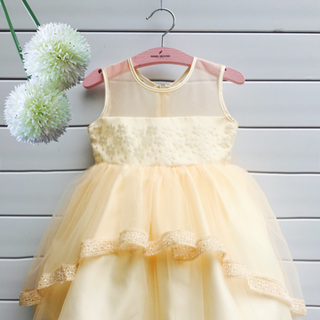 đầm dạ hội viền ren