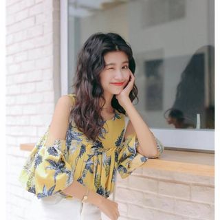 trễ vai họa tiết dứa