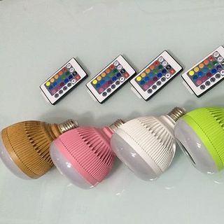 Đèn LED đổi màu kiêm bluetooth và loa