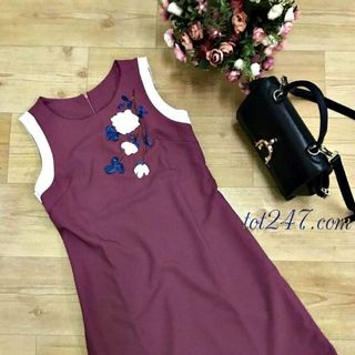 Đầm suông thêu hoa bằng duy băng