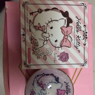 phấn nước cushion hellokitty