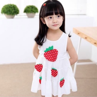 Váy hoạ tiết dâu 3d
