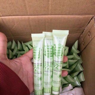Tuýp Lăn Trị Thâm Quầng Mắt Nha Đam 92 Hàn Quốc