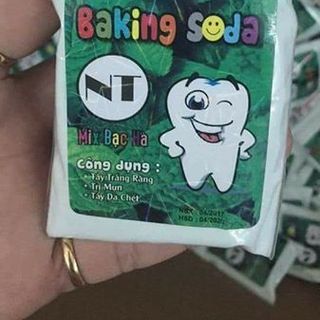 Baking soda mix bạc hà làm trăng răng