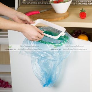 THANH NHỰA KẸP BỊ RÁC MÓC VÀO CỬA TỦ BẾP G-2708