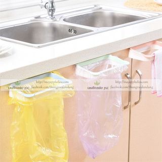 THANH NHỰA KẸP BỊ RÁC MÓC VÀO CỬA TỦ BẾP G-2708