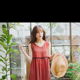 đầm nhúng eo