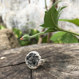 Nhẫn hoa thạch anh tóc đen - 103