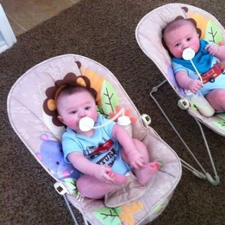 BÌNH SỮA RẢNH TAY LILJUMBL