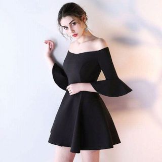 Đầm Xòe Bẹt Vai Tay Loe