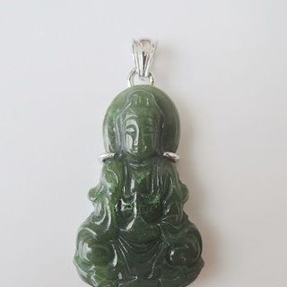 Mặt dây chuyền đá quý