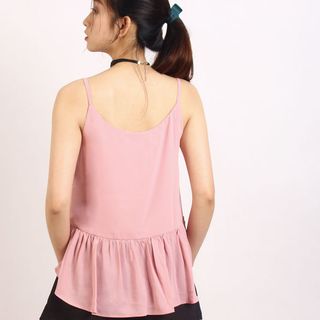 Áo hai dây vạt high-low