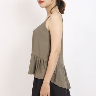 Áo hai dây vạt high-low