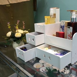 Kệ mỹ phẩm trang trí