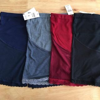 Quần bầu mặc váy trong
