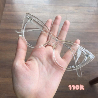 kính mắt mèo hotgirl