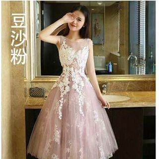 Đầm Xòe Công Chúa Đính Ren 3D