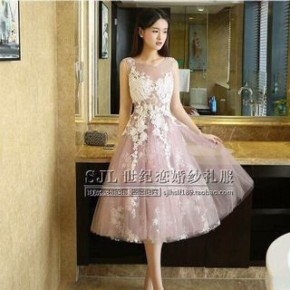 Đầm Xòe Công Chúa Đính Ren 3D
