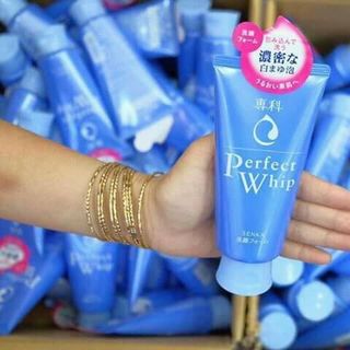 sữa rửa mặt nhật