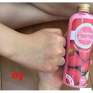 tắm trắng dâu tây ưt
