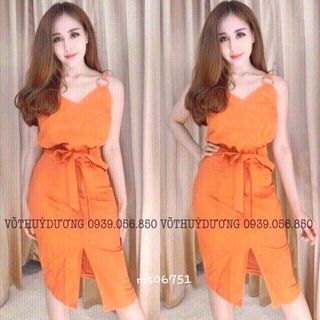 Đầm xẻ tà trước