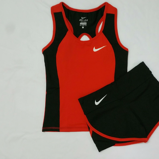 Bộ thể thao nữ ngắn phối viền eo