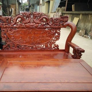 Bộ Bàn Ghế Rồng trầu mặt nguyệt Tay 12 Gỗ Hương Vân