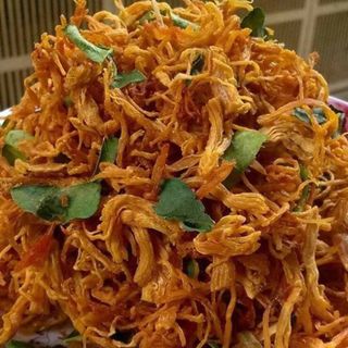 KHÔ GÀ CAY NHÀ LÀM