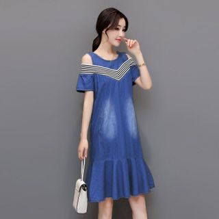 Đầm jean hở vai đuôi cá phối thun sọc