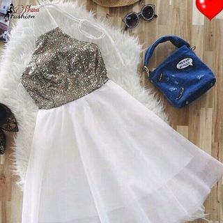 Đầm Xòe Kim Sa Cổ Yếm