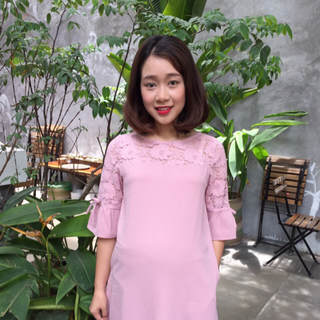 Đầm bầu hồng pha ren