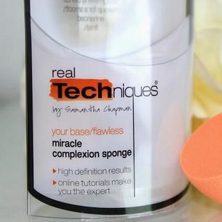 Mút Tán Kem Nền Real Techniques